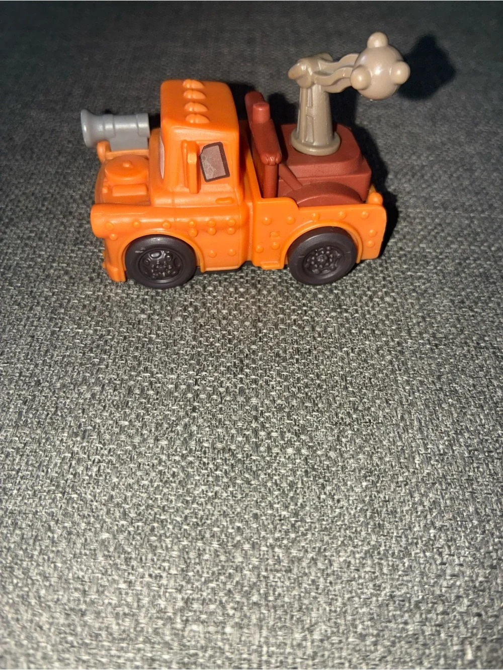 Disney Pixar Cars On The Road Pull Back Friction Mater Tow Truck